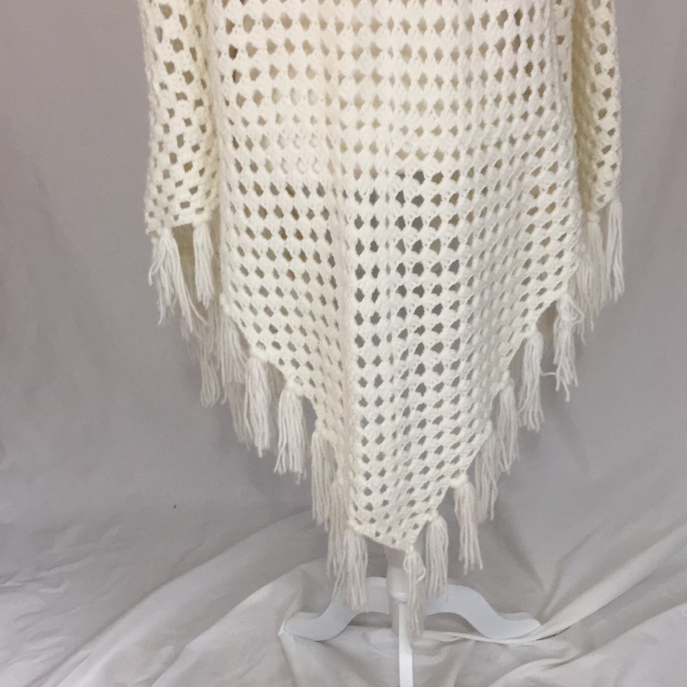 Vintage Handmade Crocheted White Shawl w/ Fringe - Picture 7 of 12